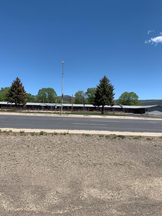 Rodeway Inn & Suites Raton Exterior foto